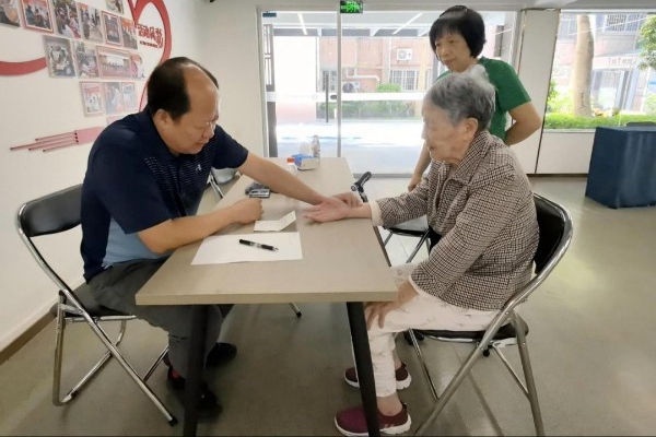 深圳军休一周动态 第212期 | 关爱退休老兵晚年生活，展现军休干部独...