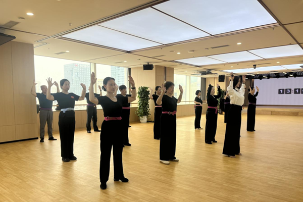 深圳军休一周动态 第239期 | 关爱退休老兵晚年生活，展现军休干部独...